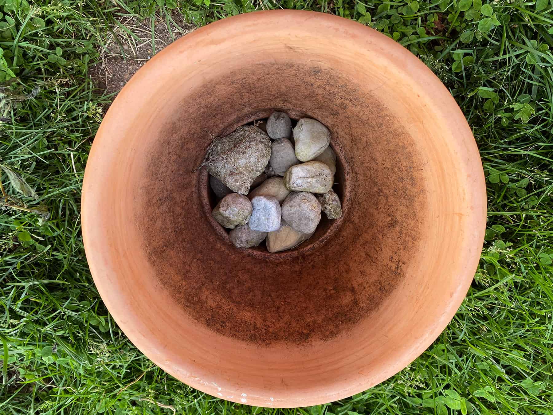 Top 20+ Should I put rocks in the bottom of my planter 8 Why You Should Never Add Stones to the Bottom of Your Flower Pots