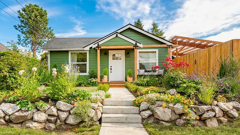 8 Old Fashioned Landscaping Trends You Should Bring Back