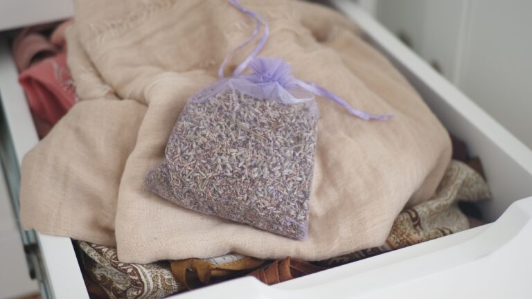 11 Ways I Keep My Home Smelling Fresh Without Toxic Sprays