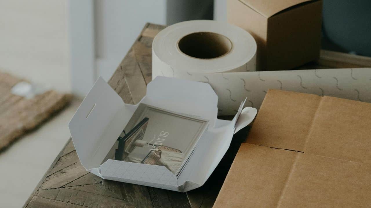 Recycled paper products with toxic dyes