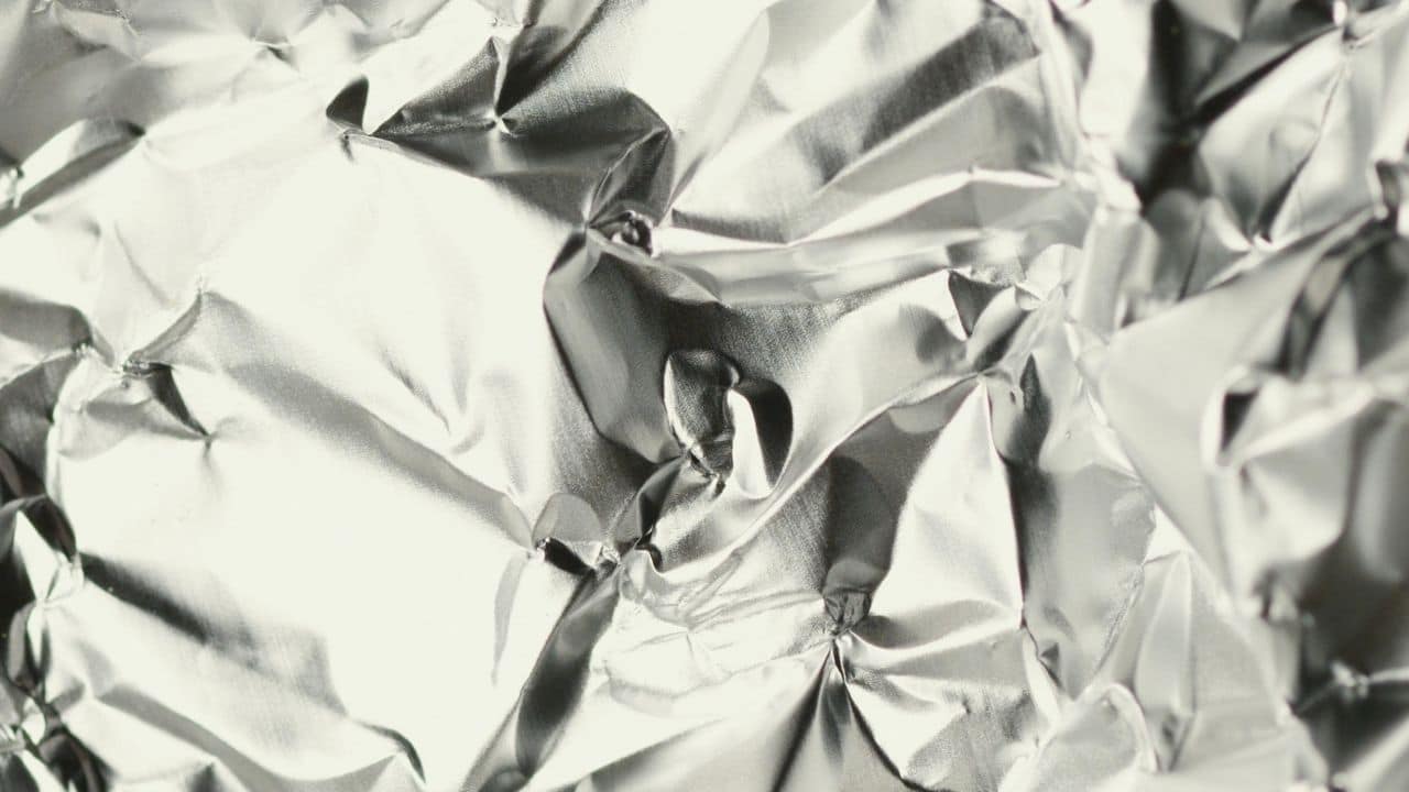 bleach on aluminum damage