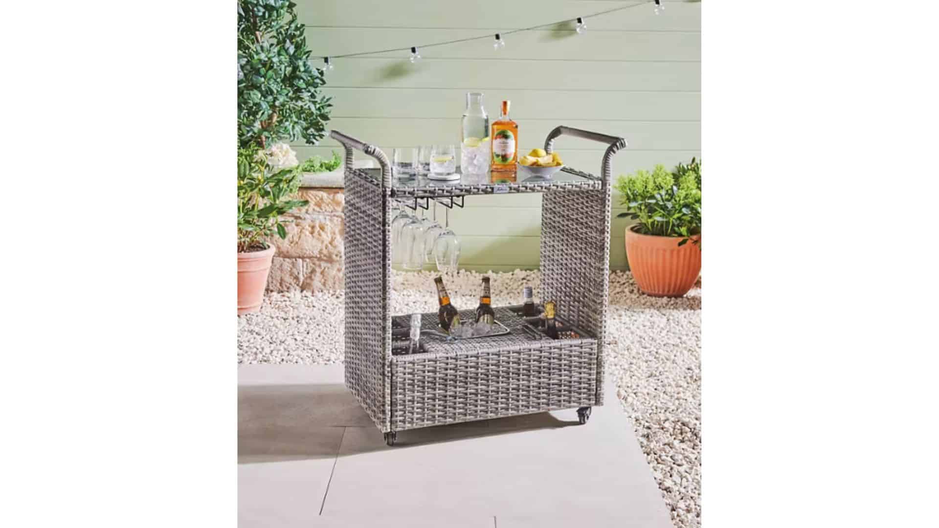 Belavi rattan garden bar